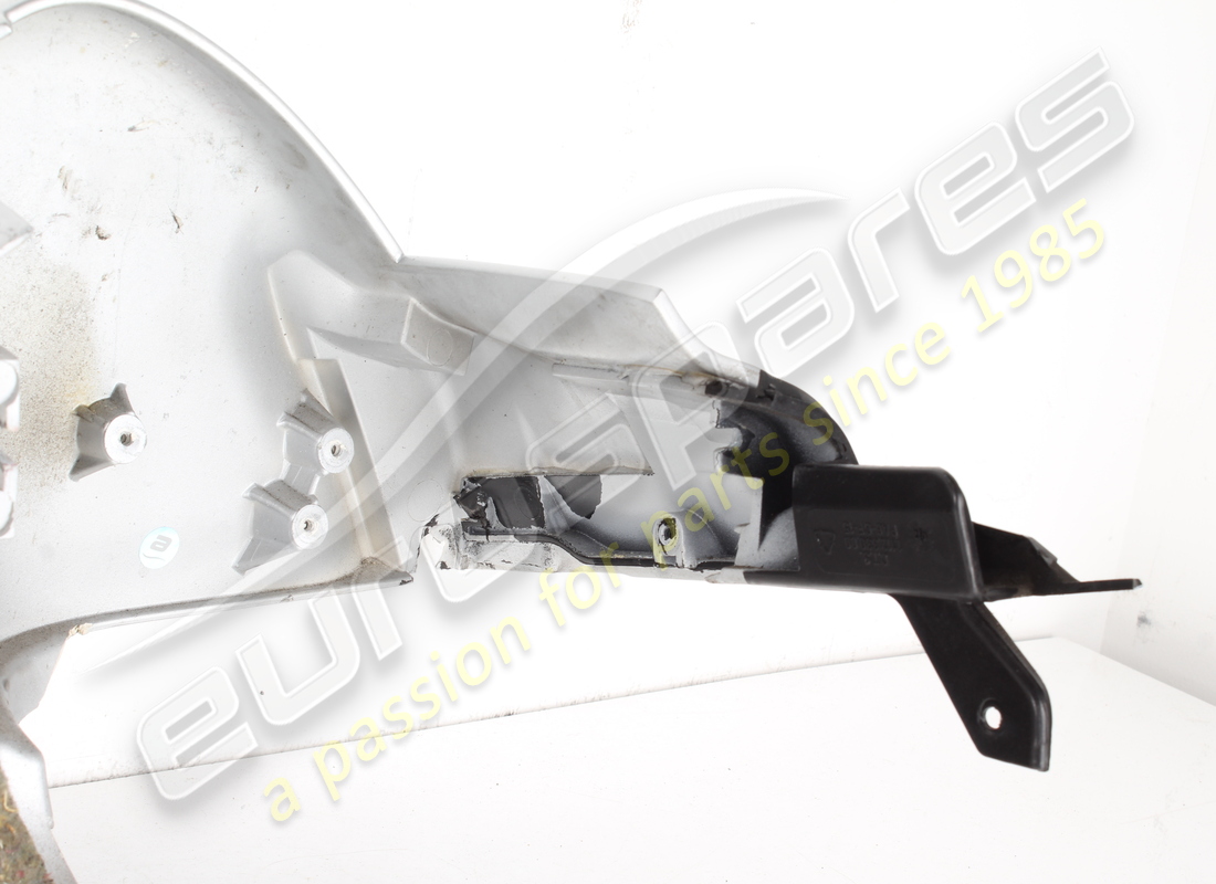 copertura barra roll-bar anteriore usata ferrari. numero parte 66461800 (6)