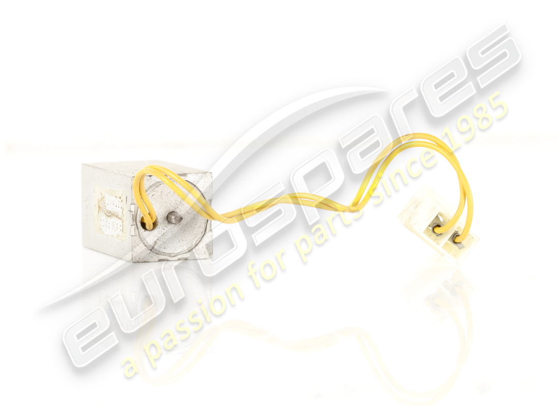 SOLENOIDE DEL VANO PORTAOGGETTI/TAPPO DI RIEMPIMENTO DEL CARBURANTE USATO FERRARI. NUMERO PARTE 60868600 (4) solenoide del vano portaoggetti/tappo di riempimento del carburante usato ferrari. numero parte 60868600 (4)