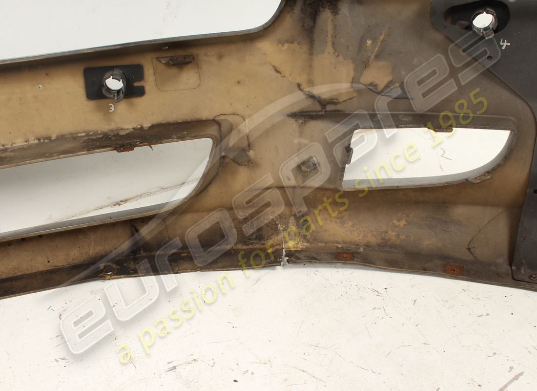 gruppo copertura aston martin danneggiato, paraurti anteriore, pdc, fila. numero parte 6g4317d957ad (1)