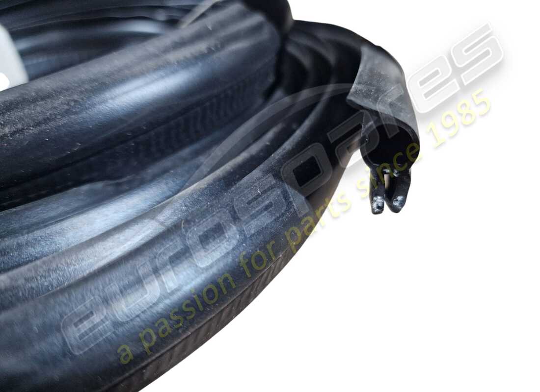 NUOVO EUROSPARES GUARNIZIONE IN GOMMA DEL COPERCHIO MOTORE POSTERIORE. NUMERO PARTE EAP1467507 (1) nuovo eurospares guarnizione in gomma del coperchio motore posteriore. numero parte eap1467507 (1)