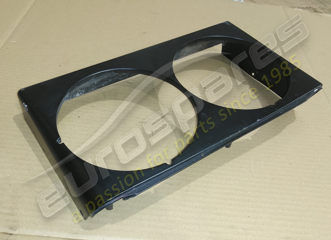 coperchio in plastica della faro sx usato ferrari. numero parte 40109506 (2)