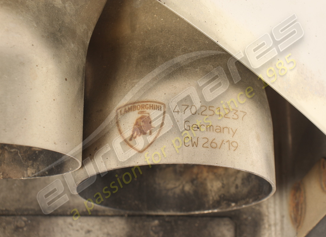 lamborghini rifinitura terminale usato. numero parte 470251237 (4)