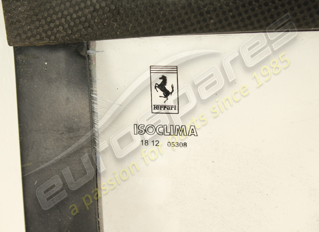 telaio della finestra destra ferrari danneggiato con pannello della finestra in lexan. numero parte 89218100 (2)