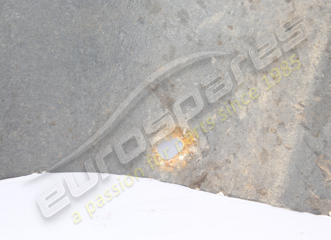 scudo dx ferrari danneggiato. numero parte 61770300 (3)