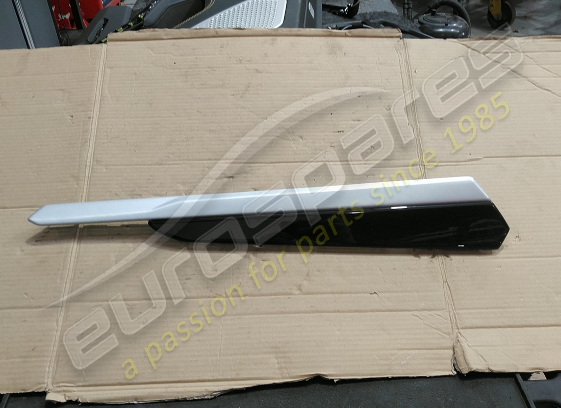USATO Lamborghini SUPPORTO IN LEGNO PIANOFORTE NERO . NUMERO PARTE 4ML867224AG (1)