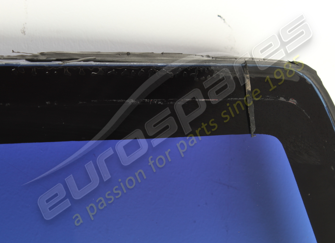 parabrezza anteriore usato ferrari con fissaggio specchietto. numero parte 63229600 (2)