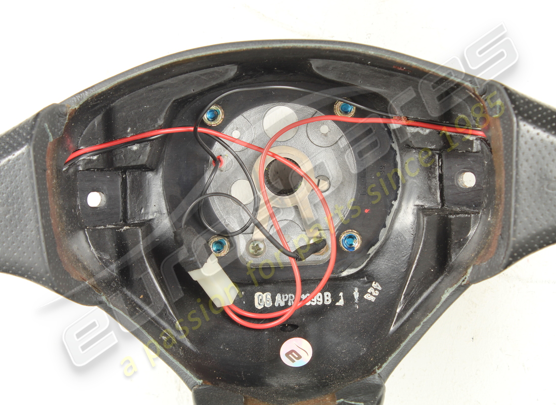 USATO MASERATI RUOTA STERZO, NERA L. (STD). NUMERO PARTE 387800104 (4) usato maserati ruota sterzo, nera l. (std). numero parte 387800104 (4)