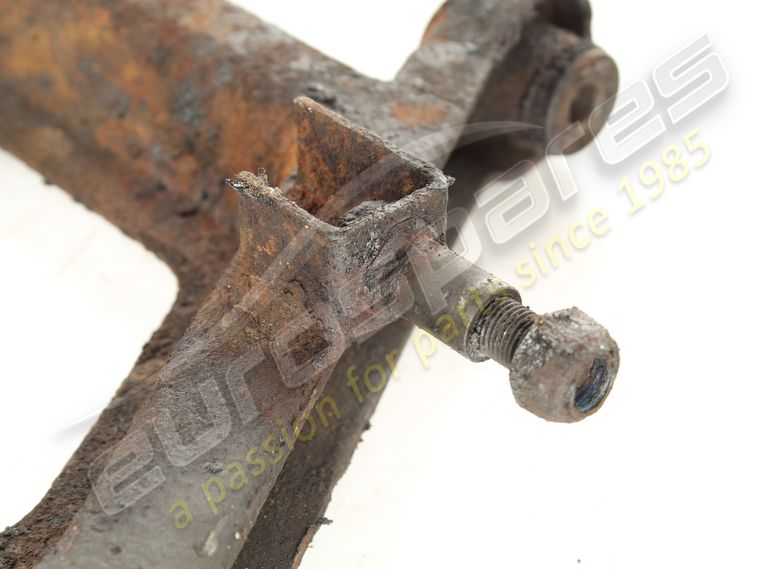 leva inferiore sospensione posteriore dx usata ferrari. numero parte 117805 (2)