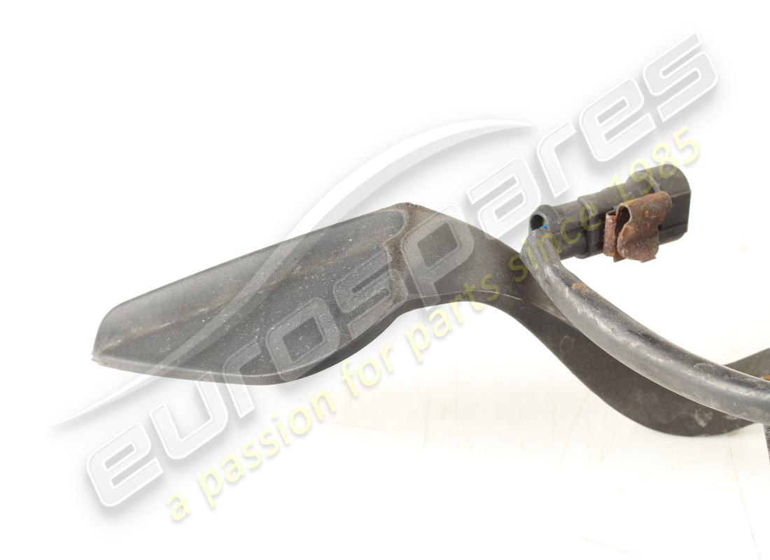 SERRATURA DEL COFANO MASERATI USATA. NUMERO PARTE 68175100 (3) serratura del cofano maserati usata. numero parte 68175100 (3)