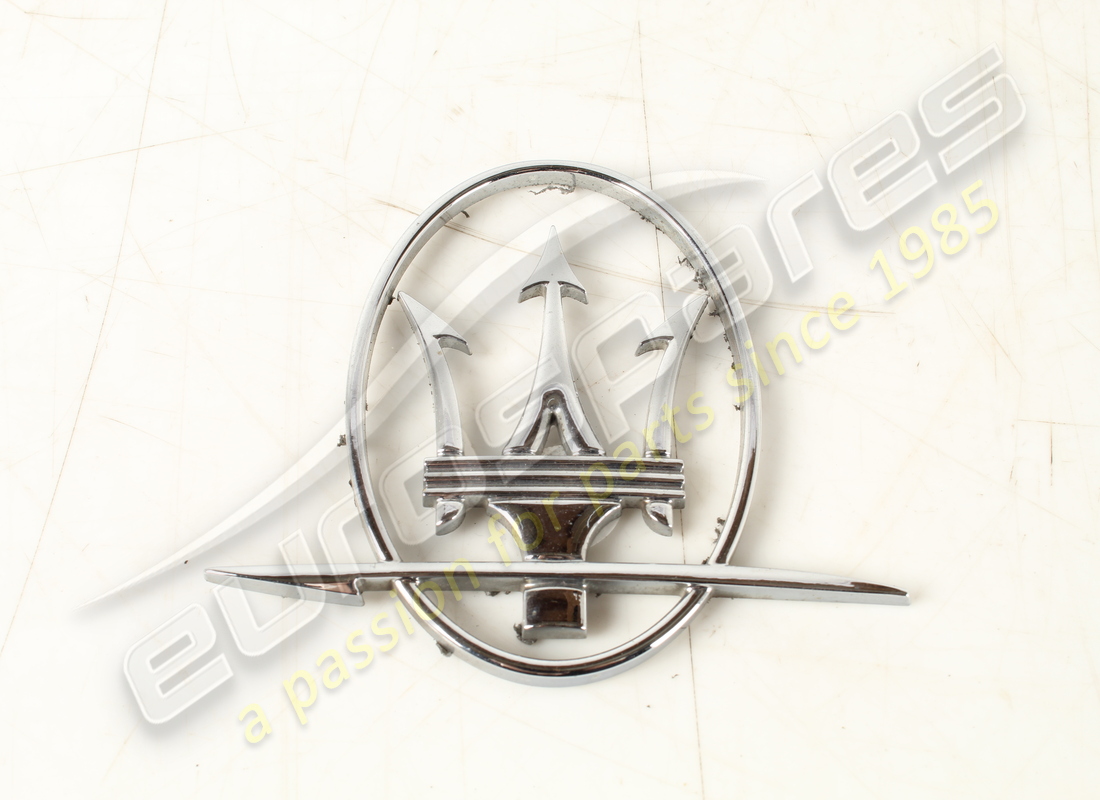 EMBLEMA USATO Maserati. NUMERO PARTE 89095400 (1)