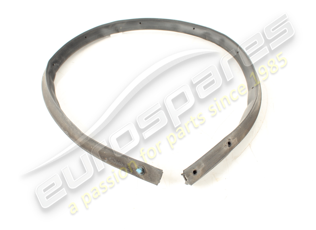 GUARNIZIONE SOTTOPORTA ANTERIORE DESTRO USATA MASERATI. NUMERO PARTE 67476600 (2) guarnizione sottoporta anteriore destro usata maserati. numero parte 67476600 (2)