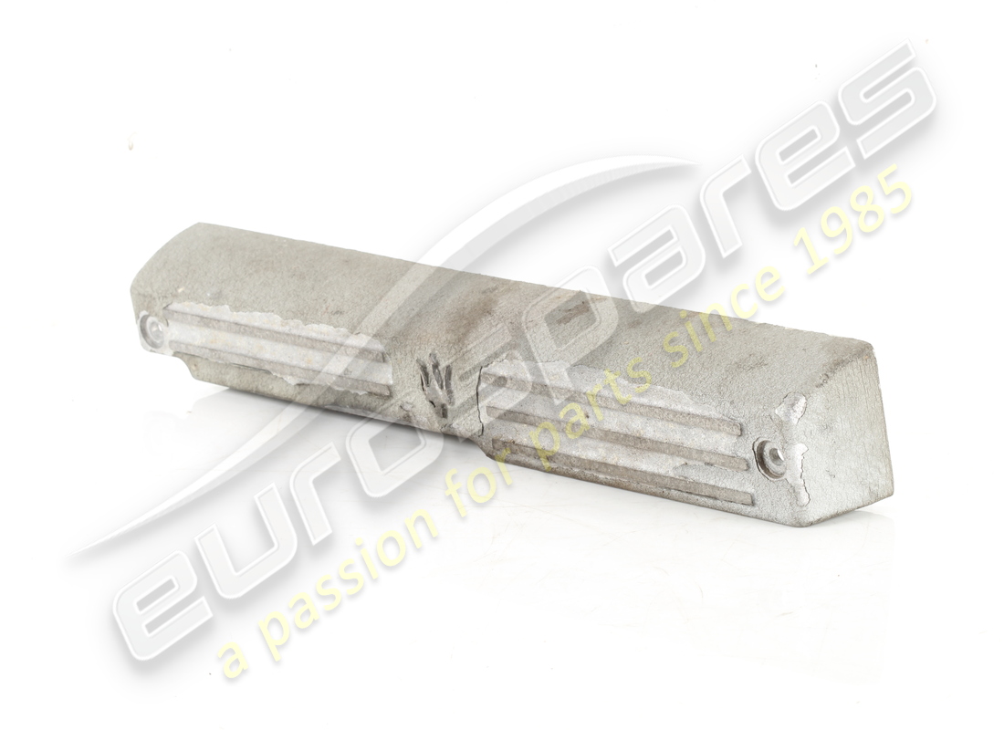 coperchio bobina superiore dx usato maserati. numero parte 585000860 (2)
