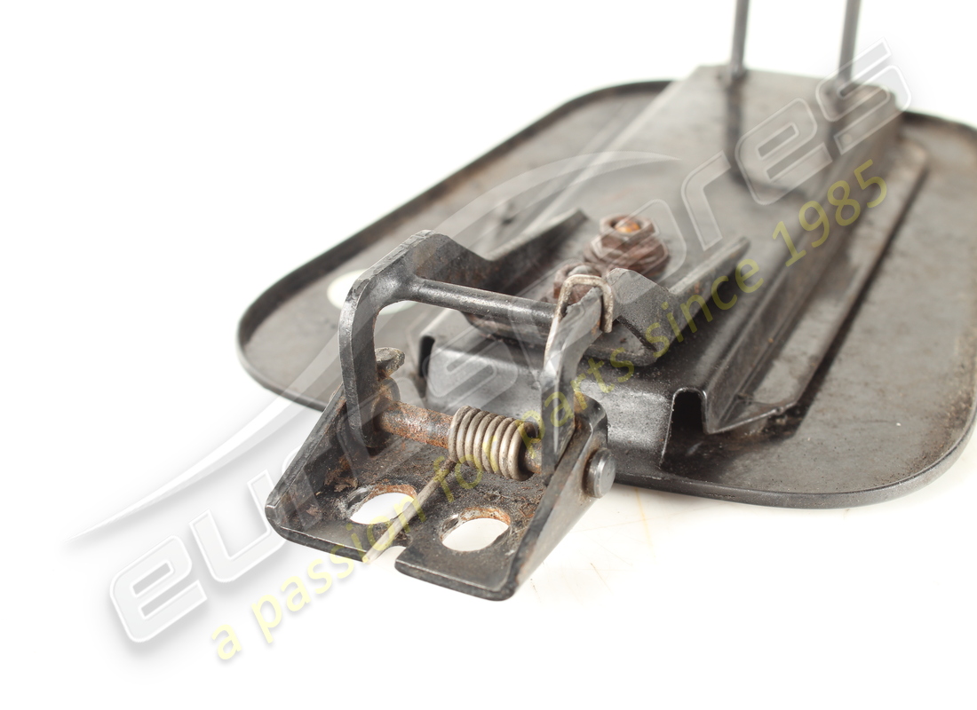 maserati sportello carburante usato. numero parte 382501050 (3)