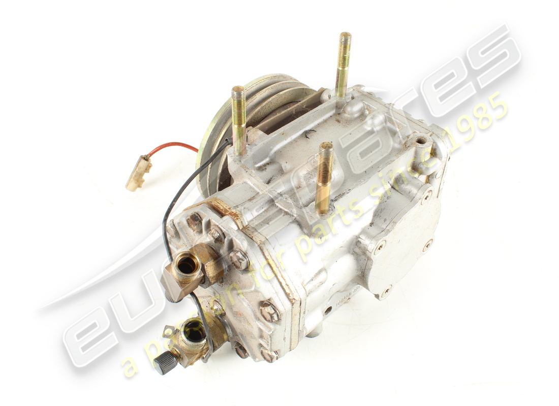 compressore a/c ferrari usato (tipo filettato). numero parte 111222 (2)