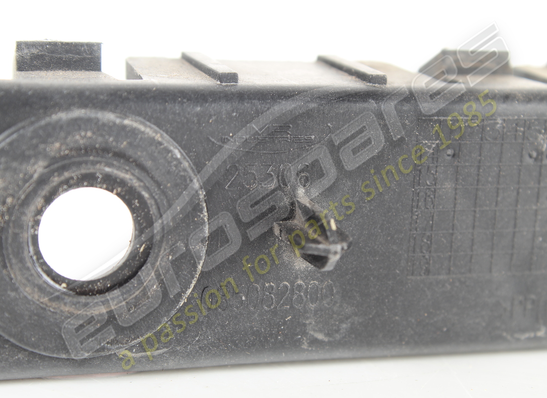 usato ferrari attacco posteriore sx. numero parte 85082800 (3)