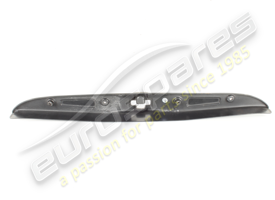 PROTEZIONE TARGA USATA Maserati IN LUGGAGE COM . NUMERO PARTE 374700352 (1)