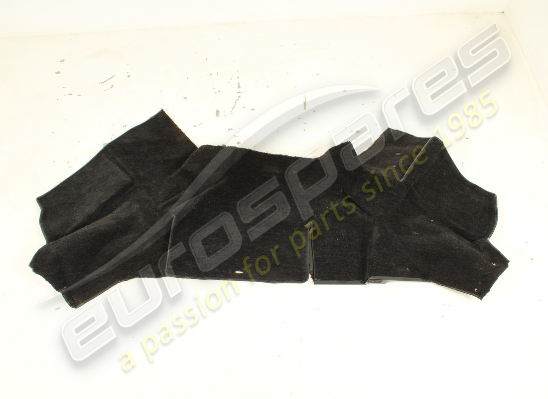 SET MOQUETTE VANO BAGAGLI USATO Ferrari RHD NERO . NUMERO PARTE 61571000 (1)