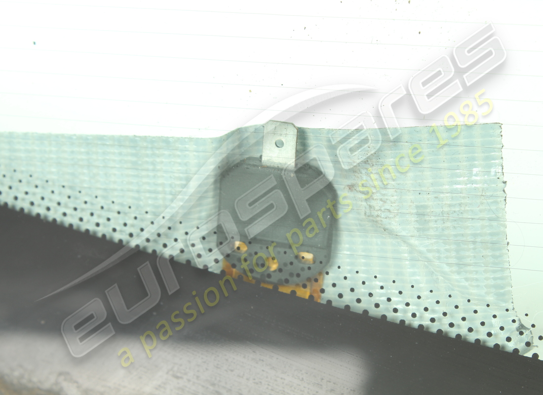 MASERATI VETRO DEL LUNOTTO POSTERIORE USATO. NUMERO PARTE 83745100 (6) maserati vetro del lunotto posteriore usato. numero parte 83745100 (6)