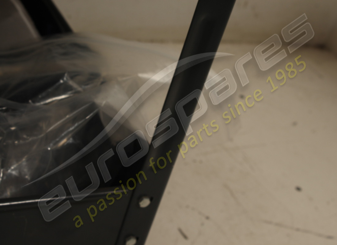 TUBO DI RISCALDAMENTO Lamborghini USATO. NUMERO PARTE 4M0265372C (1)