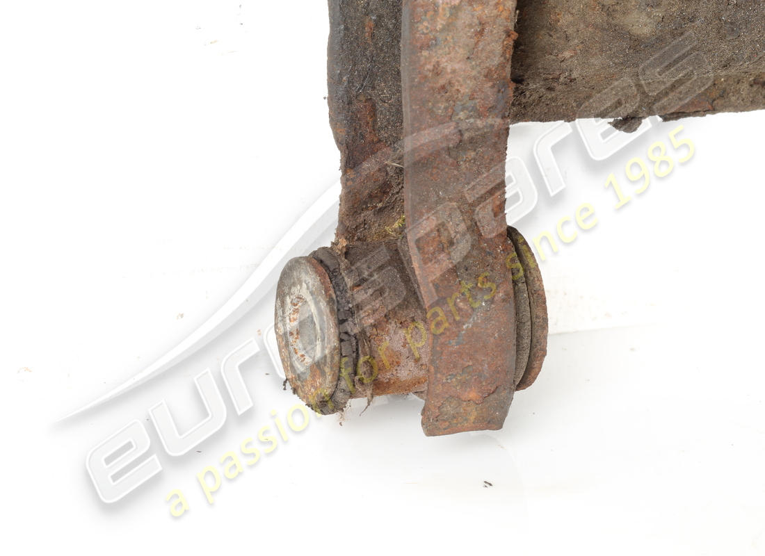 LEVA INFERIORE SOSPENSIONE ANTERIORE SINISTRA USATA FERRARI. NUMERO PARTE 115707 (2) leva inferiore sospensione anteriore sinistra usata ferrari. numero parte 115707 (2)