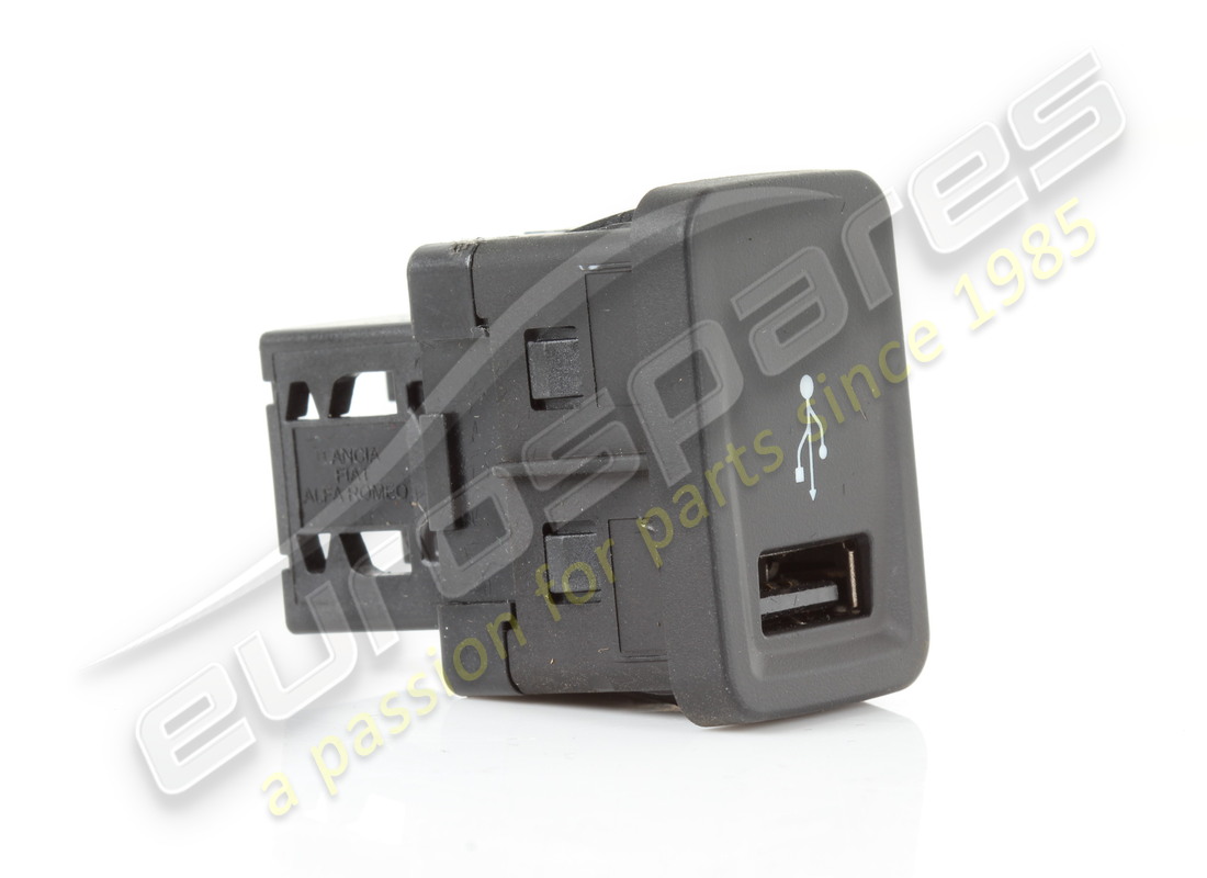 PRESA USB Ferrari USATA . NUMERO PARTE 303226 (1)