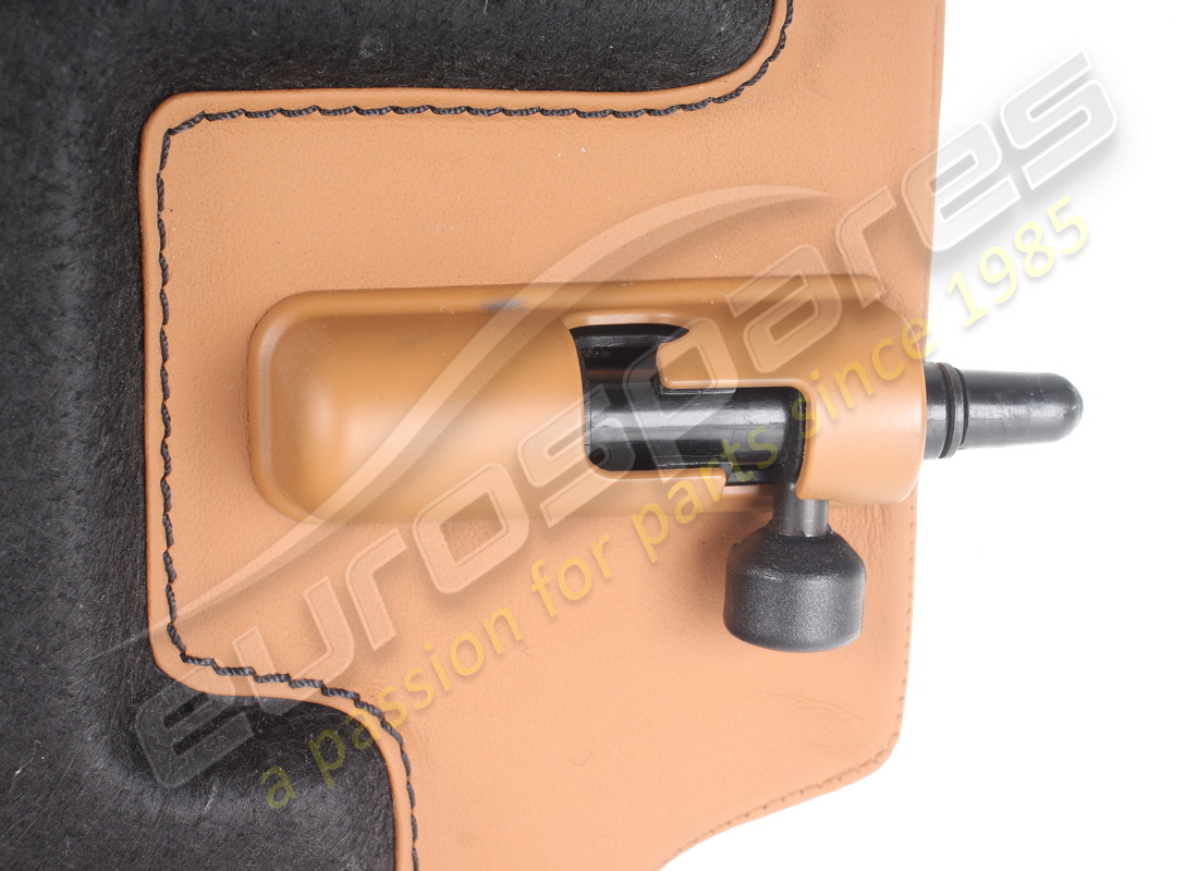 ripiani portapacchi anteriori danneggiati ferrari. numero parte 88485000 (8)