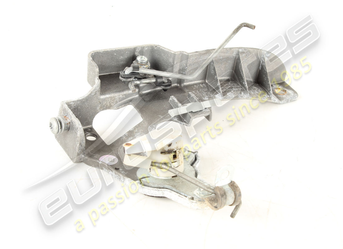 used maserati lh front door handle box. part number 68001900 (2)