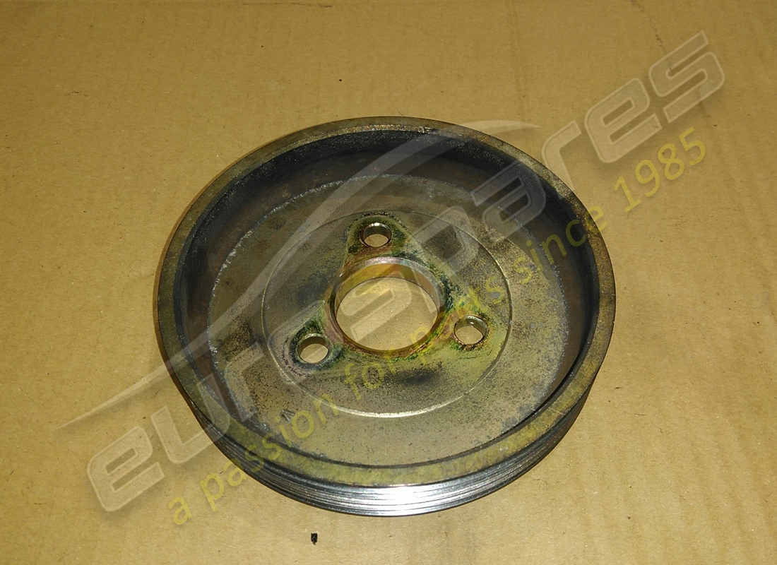 puleggia pompa ferrari usata. numero parte 150333 (2)