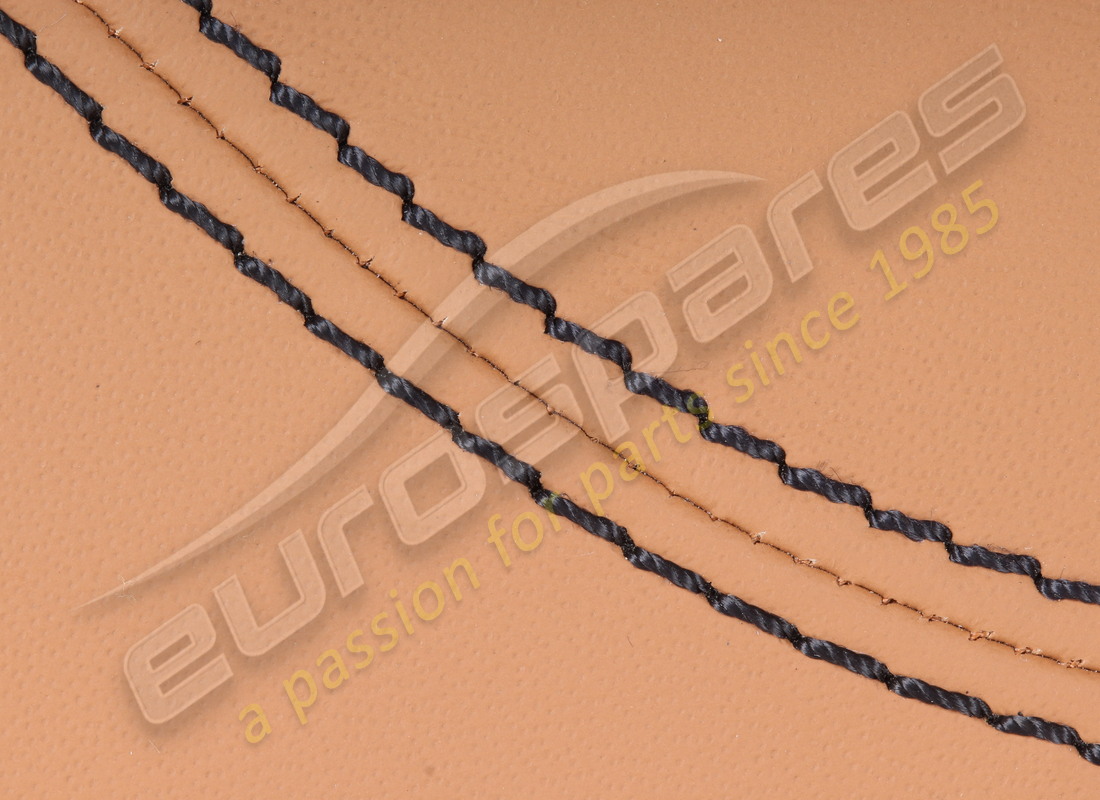 ripiani portapacchi anteriori danneggiati ferrari. numero parte 88485000 (3)