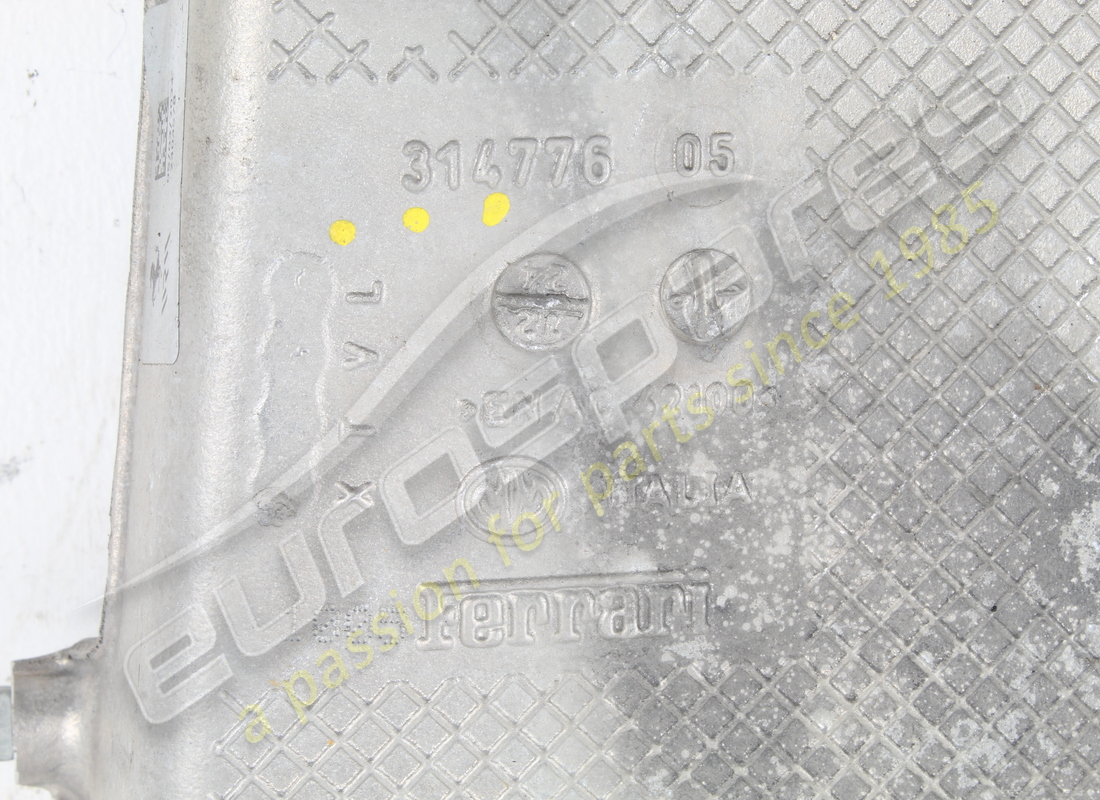 braccio sospensione posteriore sinistro usato ferrari. numero parte 894441 (2)