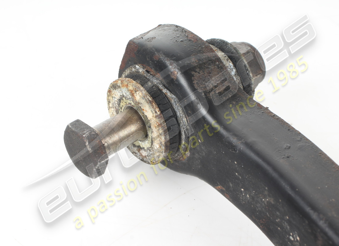 LEVA SUPERIORE SOSPENSIONE ANTERIORE DX USATA FERRARI. NUMERO PARTE 131900 (3) leva superiore sospensione anteriore dx usata ferrari. numero parte 131900 (3)