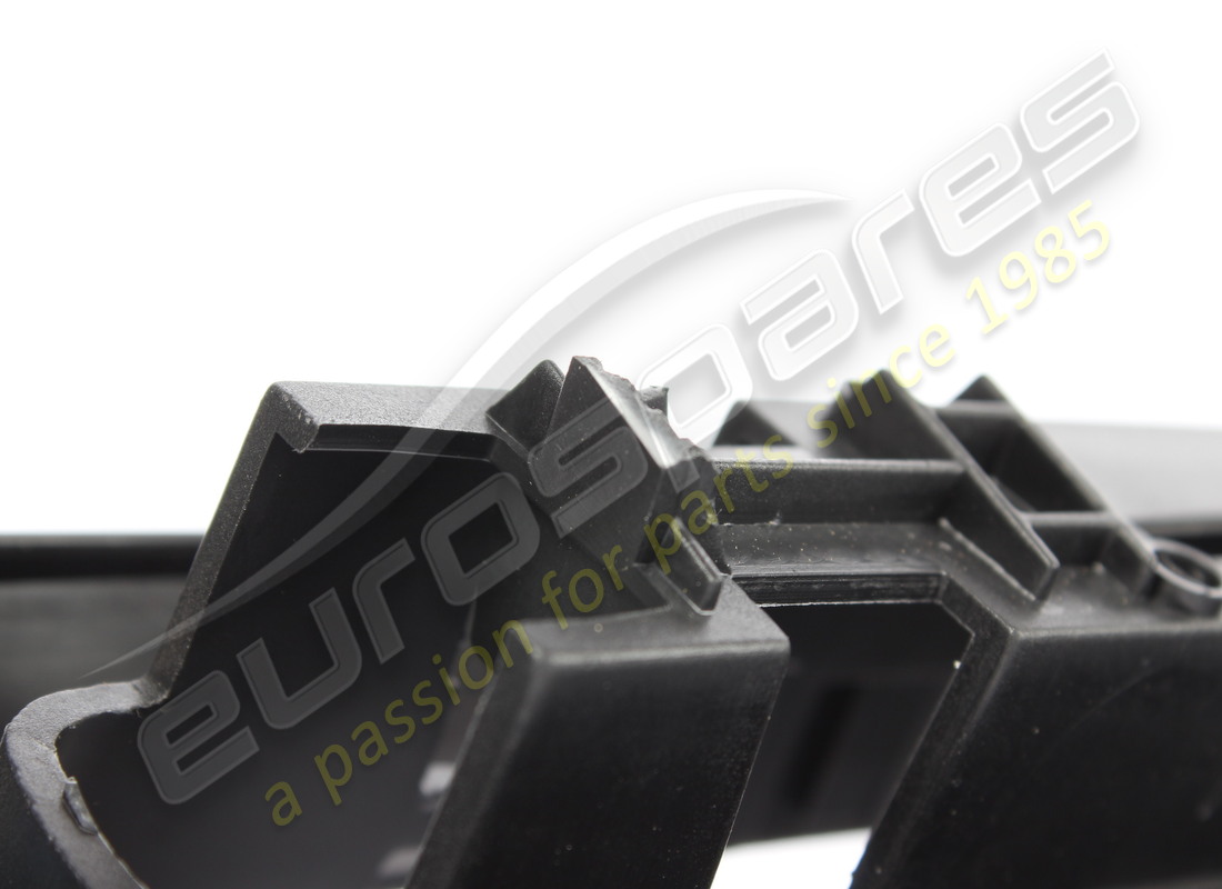 porsche rifinitura elemento laterale danneggiato nero. numero parte 992863426c1e0 (4)