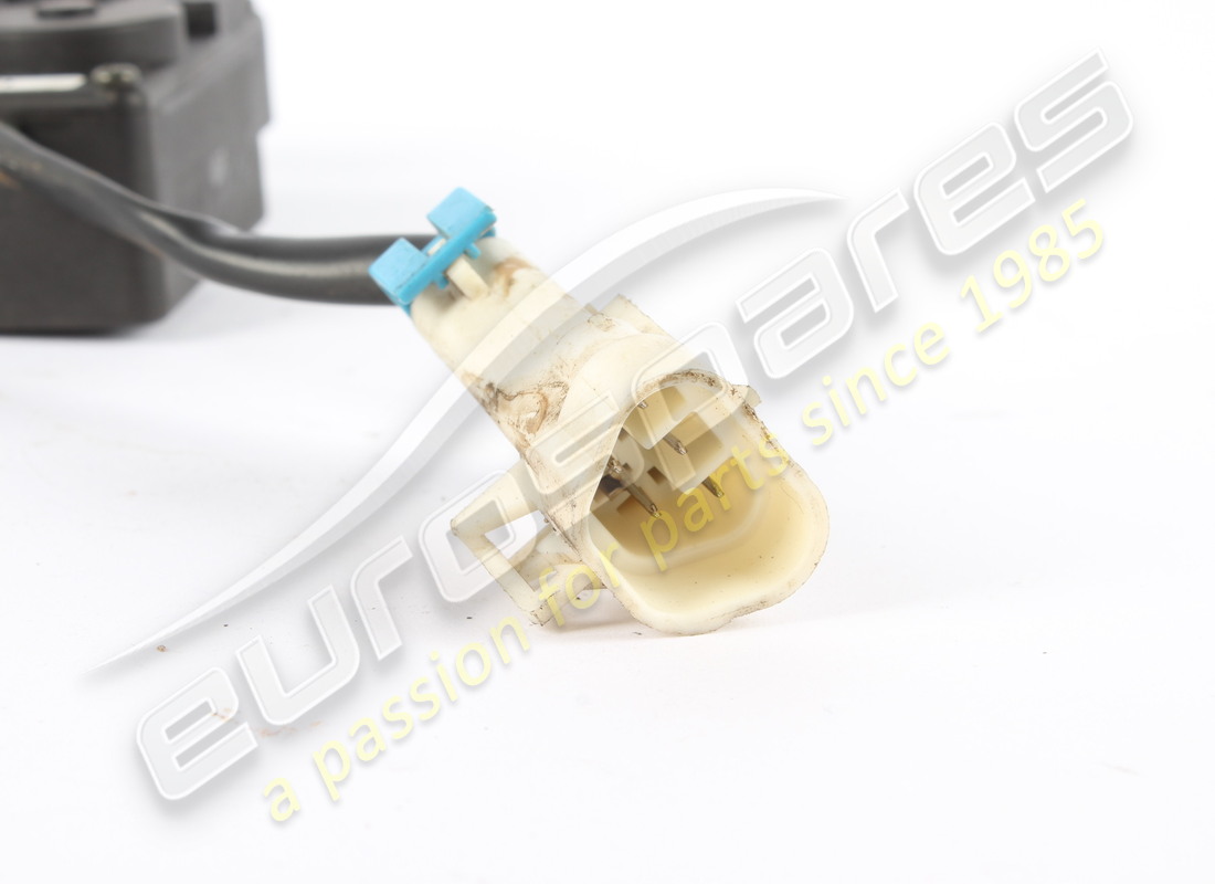 valvola tgk sx ferrari usata. numero parte 67444900 (3)