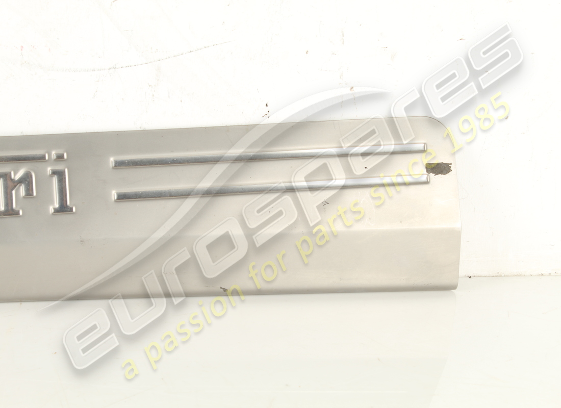 USATO Ferrari PEDANA DESTRA . NUMERO PARTE 81361800 (1)