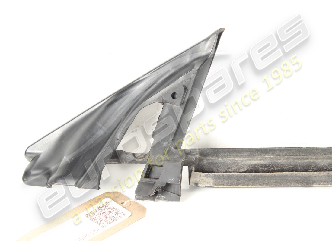 used ferrari rh exterior window scraper seal. part number 82208000 (5)