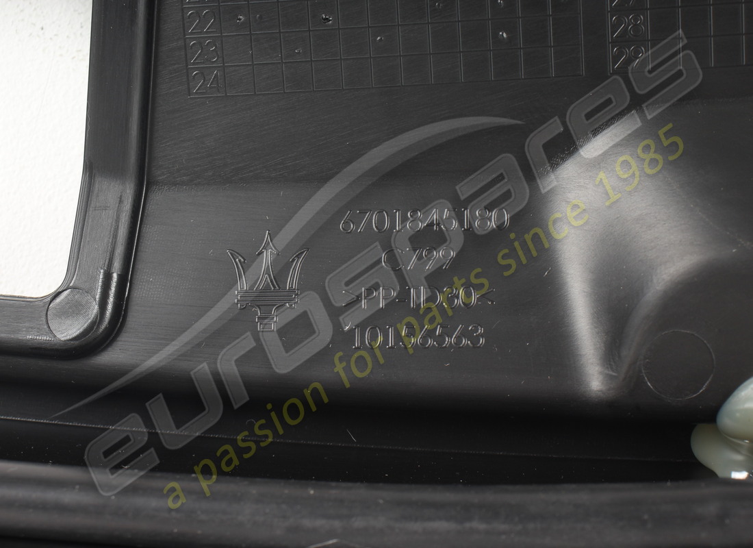 nuovo (altro) maserati targa parabrezza lhd numero parte 670193783 (3)