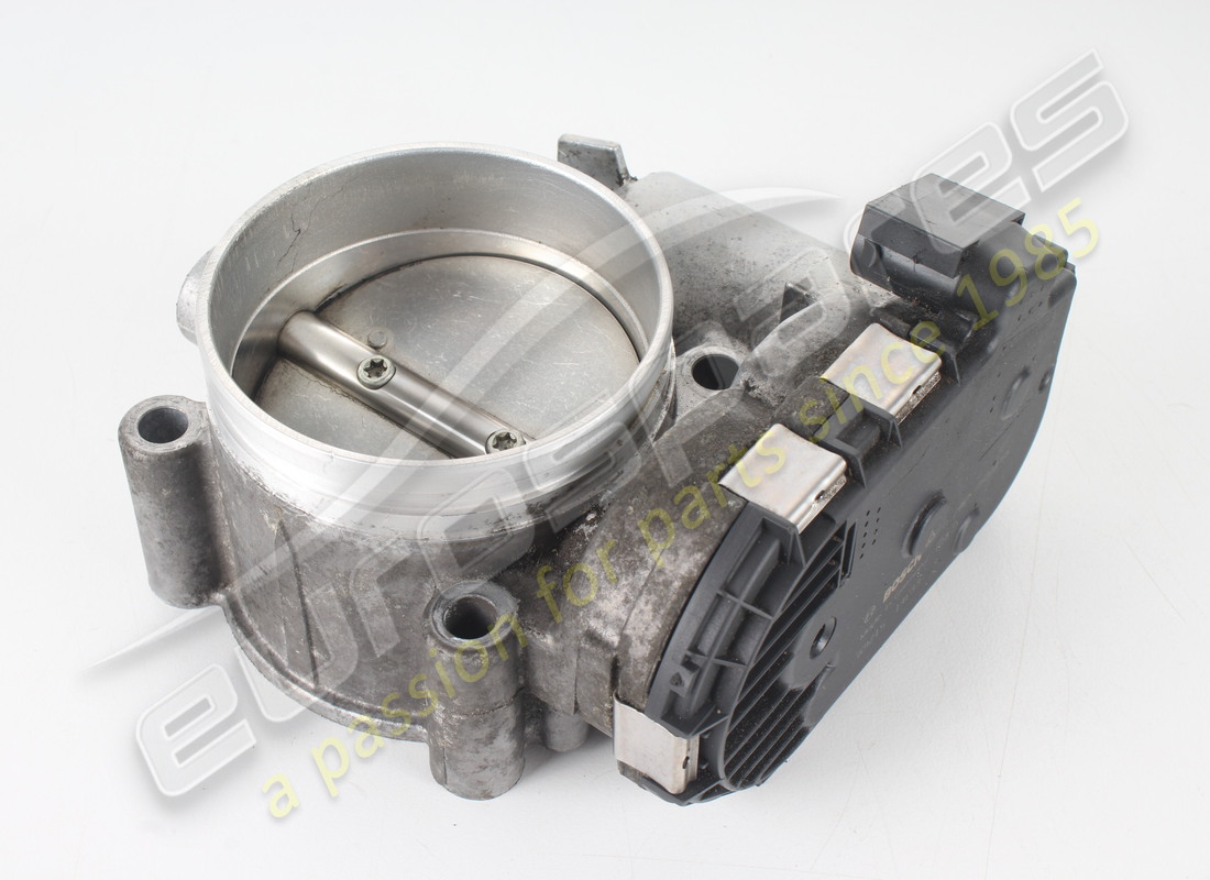 usato aston martin gruppo corpo farfallato. numero parte 1r120810079 (2)