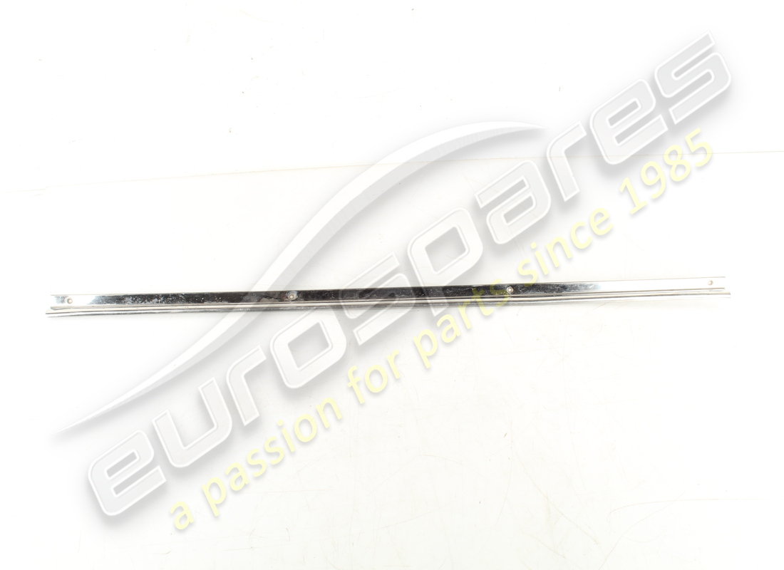 BATTITACCO INTERNO PORTA USATO Ferrari. NUMERO PARTE 2556488208 (1)