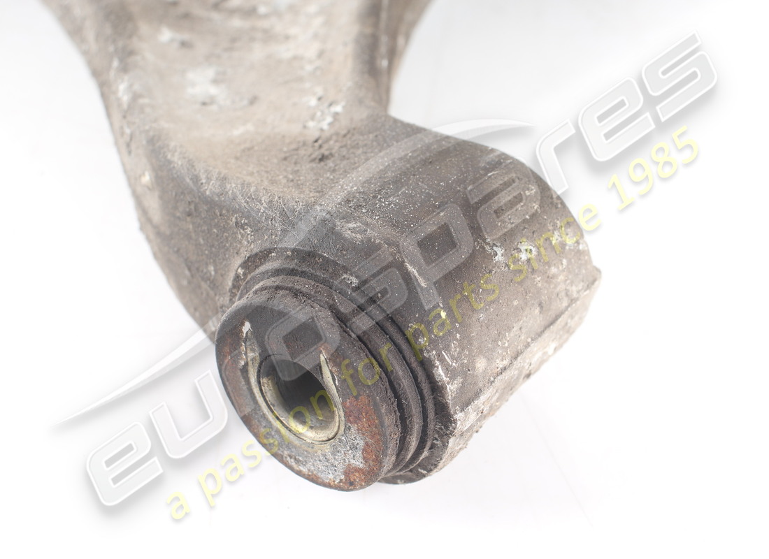 LEVA INFERIORE SOSPENSIONE POSTERIORE SINISTRA USATA MASERATI. NUMERO PARTE 387000013 (6) leva inferiore sospensione posteriore sinistra usata maserati. numero parte 387000013 (6)