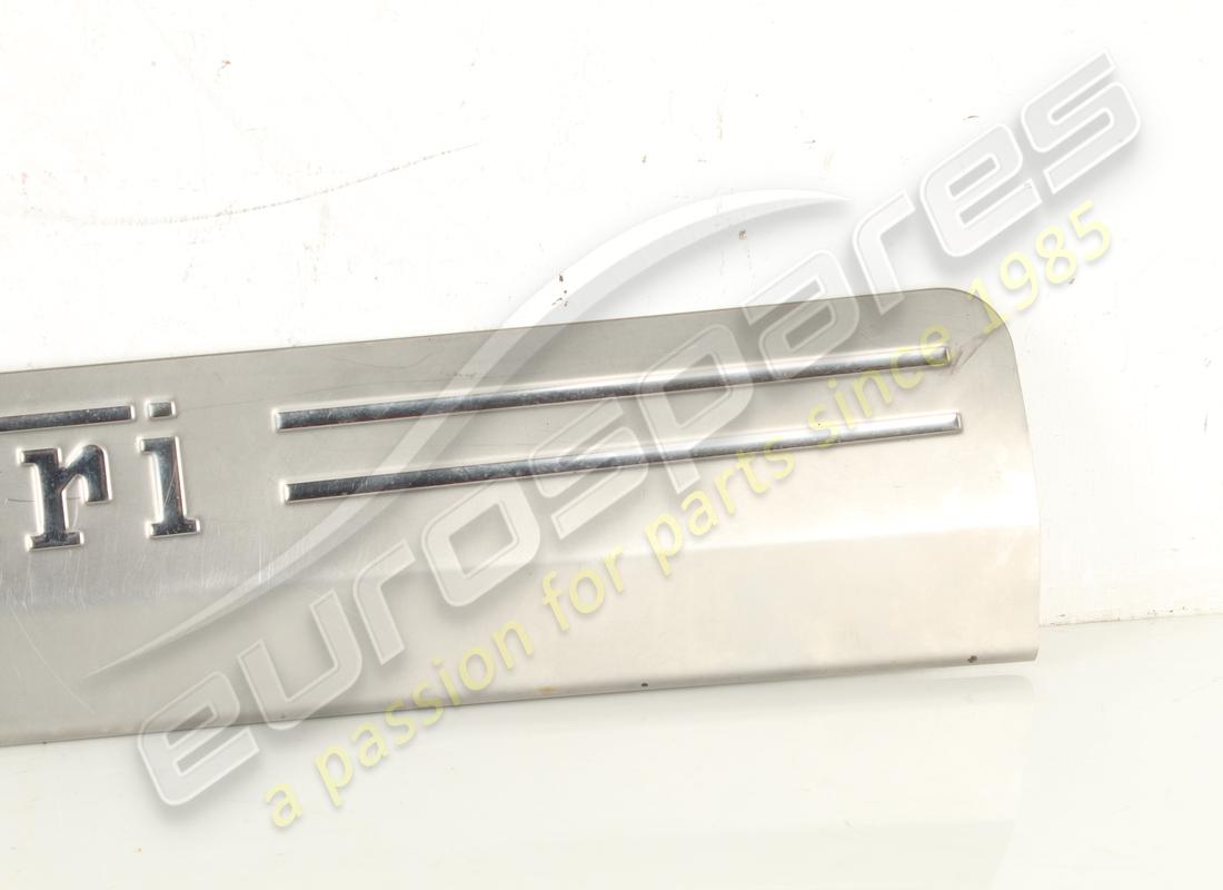 usato ferrari pedana destra. numero parte 81361800 (3)