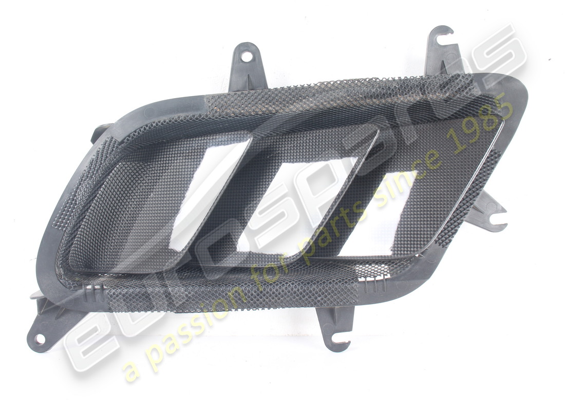 SUPPORTO VENTILAZIONE PARAFANGO DESTRO USATO Eurospares CON FERITOIE IN CARBONIO. NUMERO PARTE EAP1723598 (1)