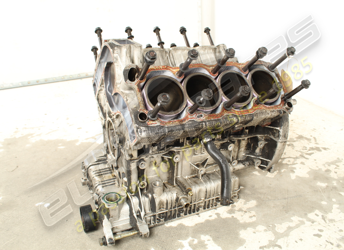 cilindro usato maserati 8 carter motore assemblato. numero parte 578942201 (3)