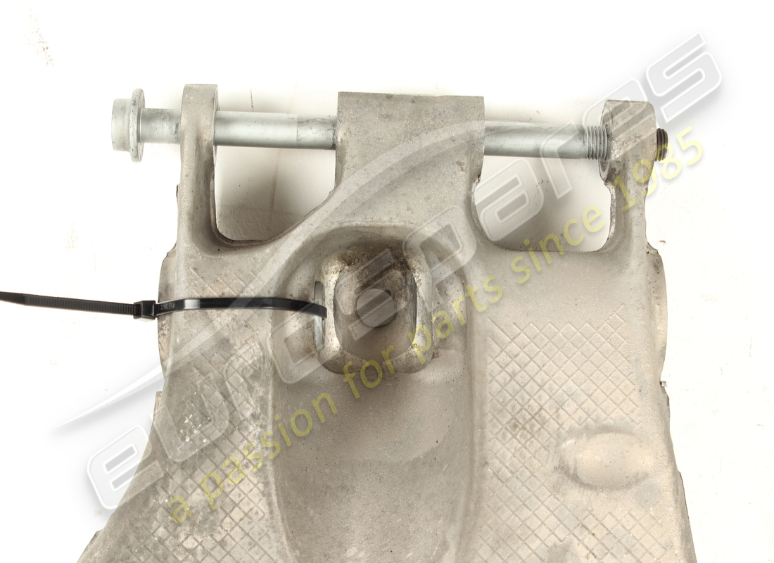 used ferrari complete lh rear arm. part number 810450 (6)