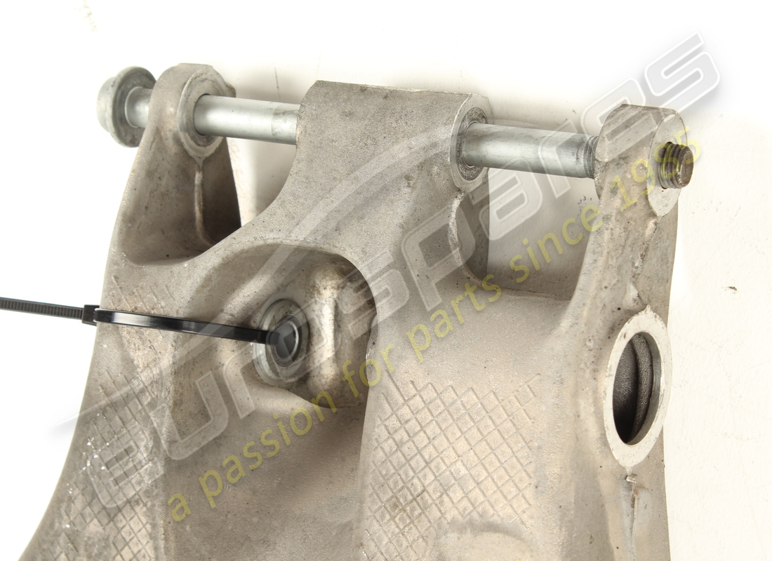 used ferrari complete lh rear arm. part number 810450 (3)