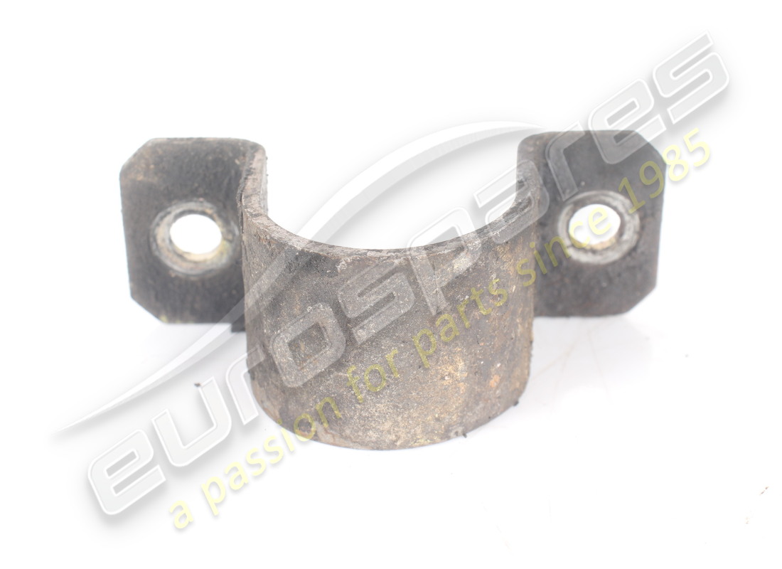 used maserati bushing mounting bracket. part number 329405800 (2)