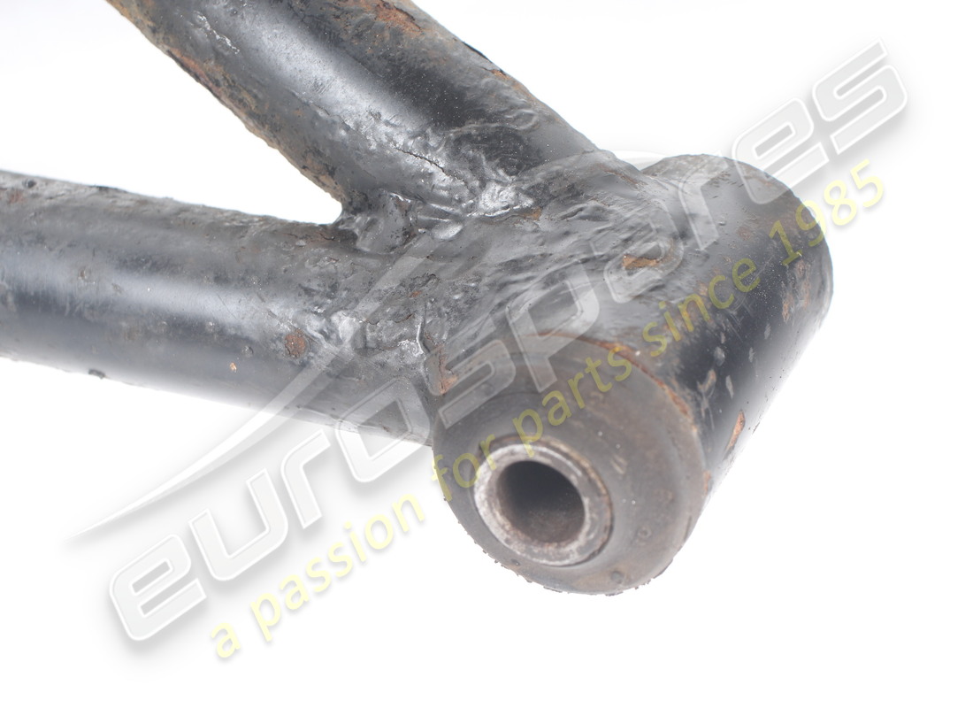 BRACCIO SOSPENSIONE POSTERIORE DESTRO USATO MASERATI. NUMERO PARTE 377000102 (5) braccio sospensione posteriore destro usato maserati. numero parte 377000102 (5)