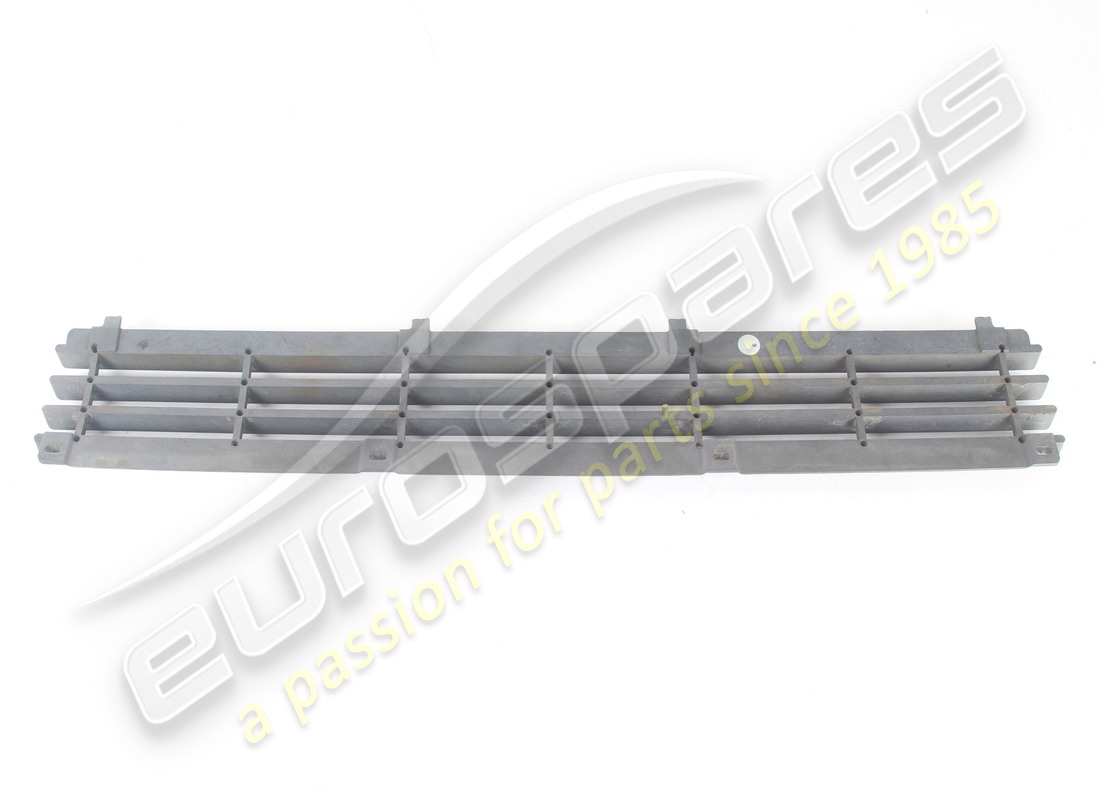 used maserati rear central grill 4p90. part number 376300646 (4)