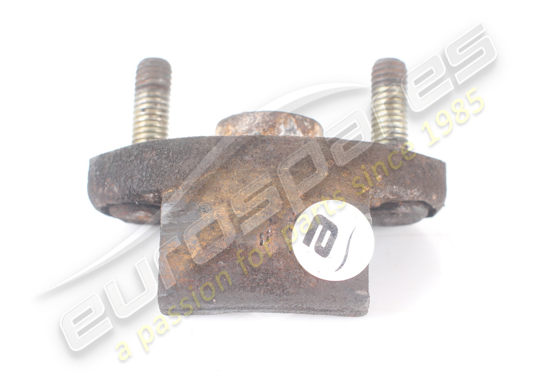 STAFFA DI FISSAGGIO DEL FRENO DI STAZIONAMENTO USATA MASERATI. NUMERO PARTE 318020115 (1) staffa di fissaggio del freno di stazionamento usata maserati. numero parte 318020115 (1)