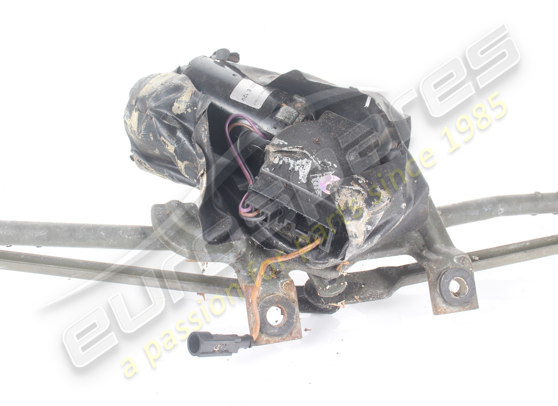 USED MASERATI WINDSCREEN WIPER UNIT. PART NUMBER 373300100 (3) used maserati windscreen wiper unit. part number 373300100 (3)