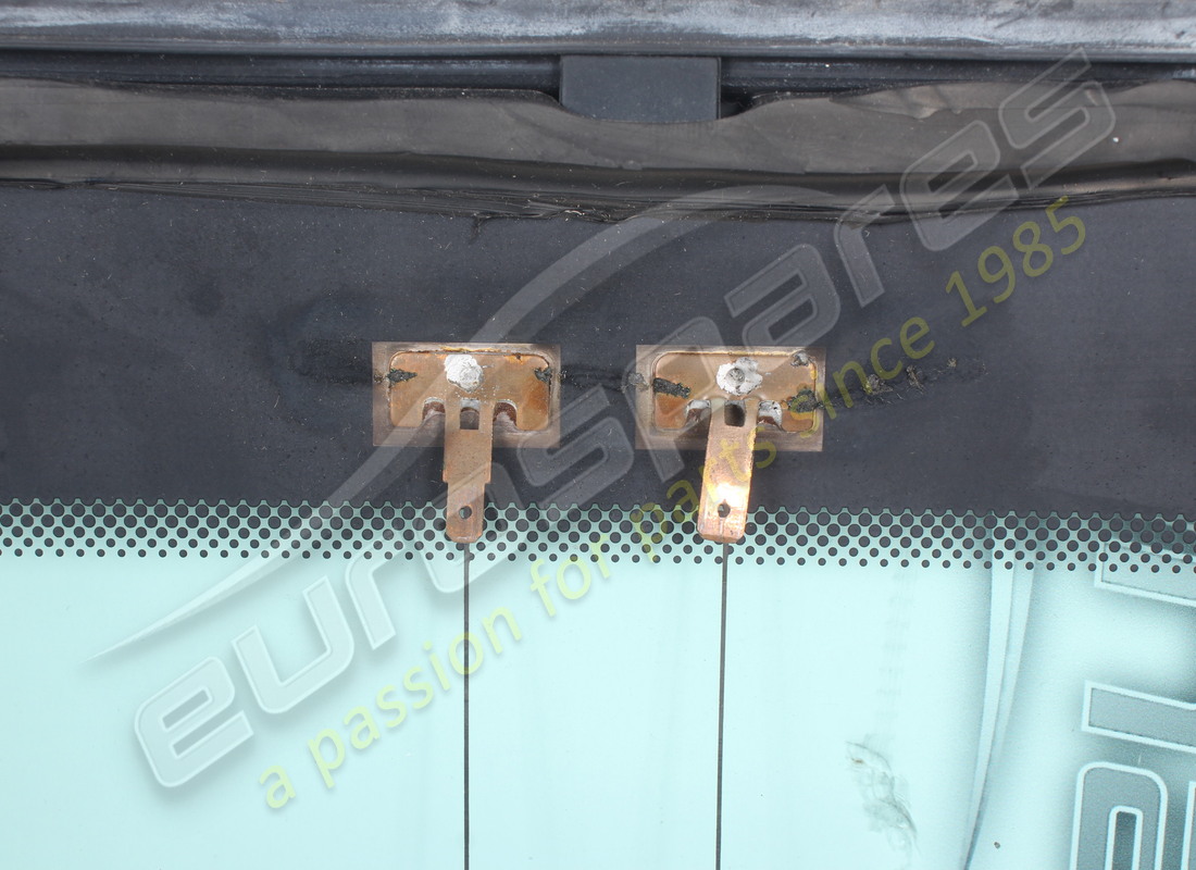 MASERATI LUNOTTO POSTERIORE USATO. NUMERO PARTE 387700600 (5) maserati lunotto posteriore usato. numero parte 387700600 (5)